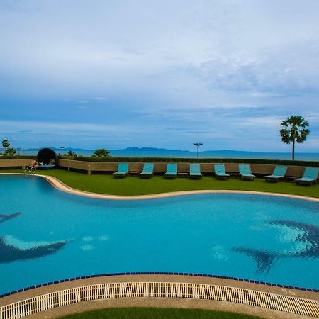 The Circle Residence Джомтиен Бийч Екстериор снимка