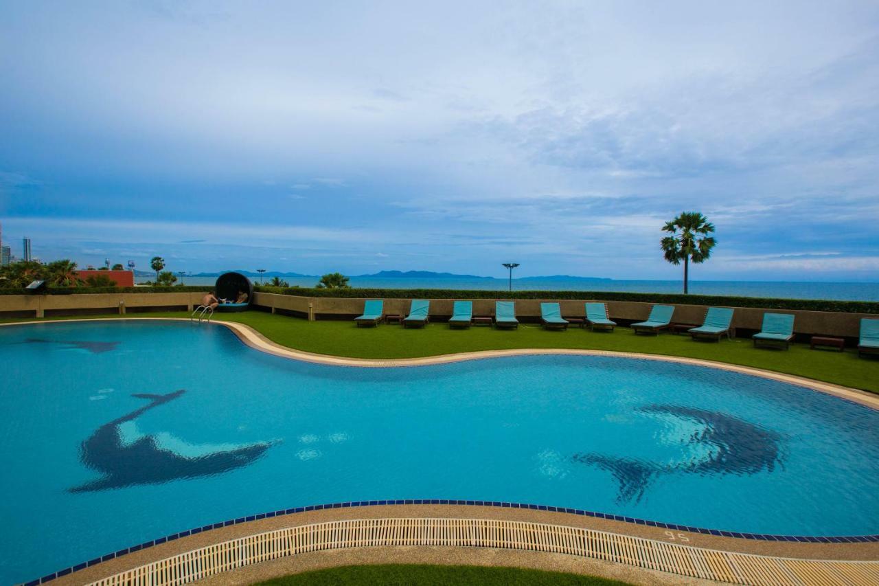 The Circle Residence Джомтиен Бийч Екстериор снимка